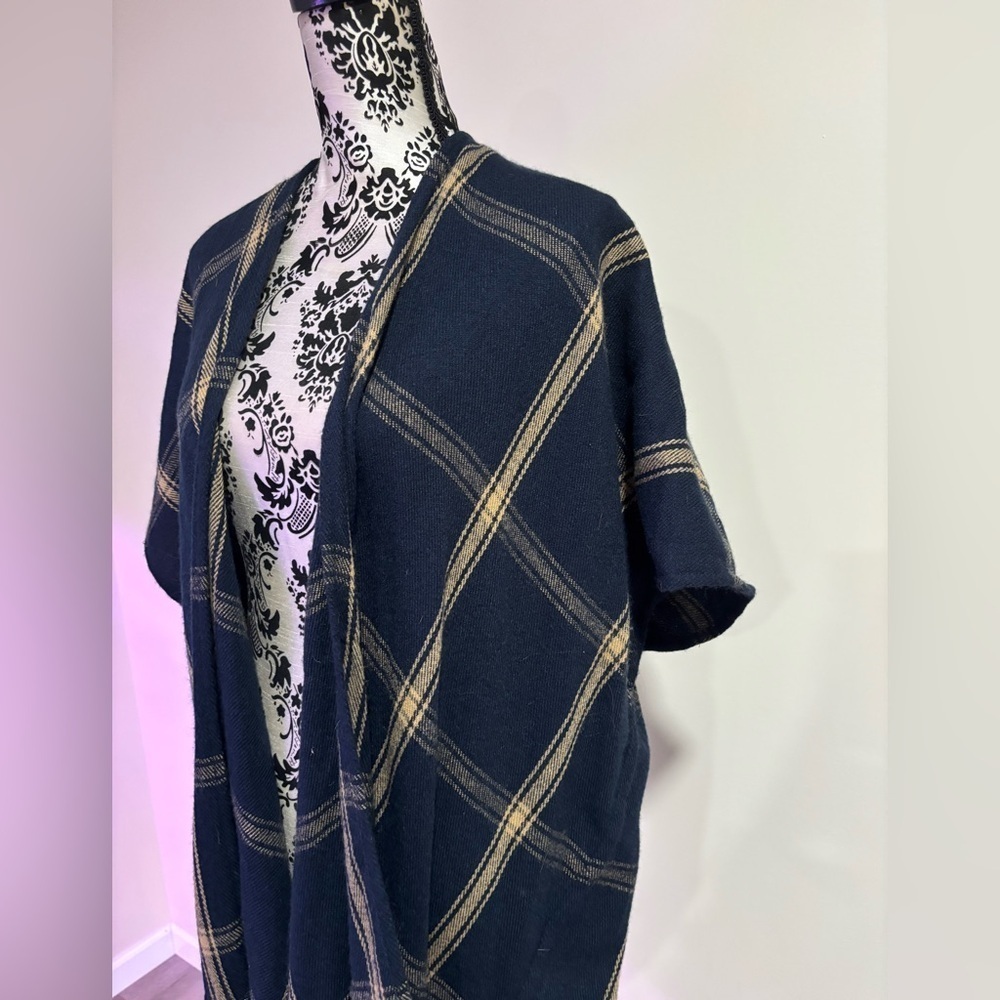Loft Navy and Tan Plaid Poncho/shawl​​​​​ - Picture 4 of 8